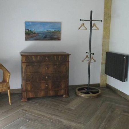 Вилла Grange La Bigarderie Блеи-э-Сент-Люс Экстерьер фото